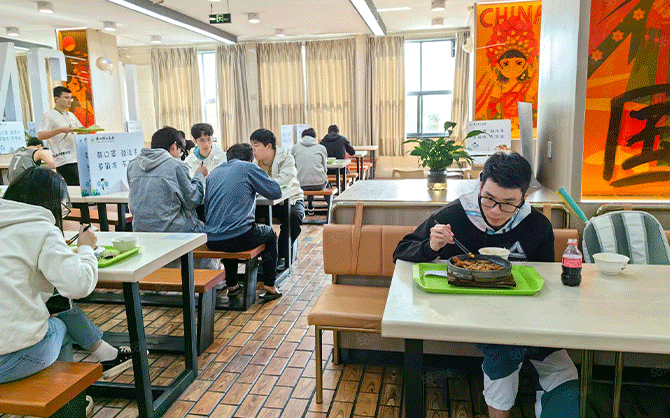 正規食堂承包公司哪家好